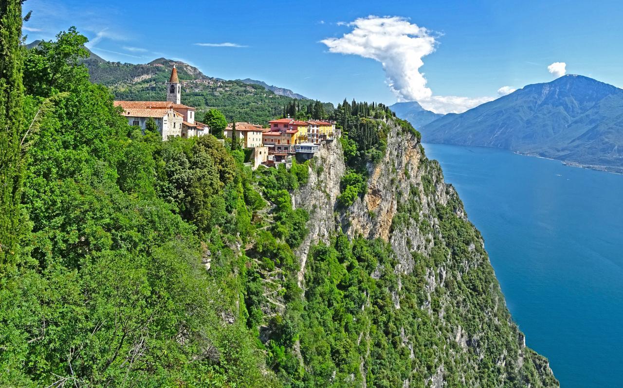 Casa De Pol Exclusive Lake View By Gardadomusmea Tremosine Exterior foto